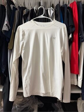 Arc'teryx Long-Sleeve Crew Shirt in White